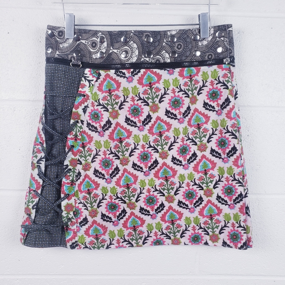 Zand Amsterdam Reversible Adjustable‎ Size Snap Closure Skirt Multicolor